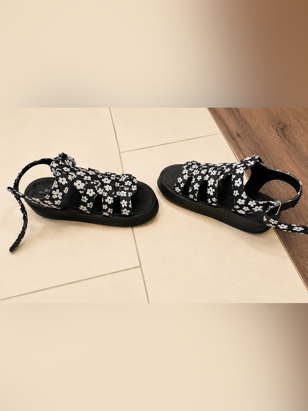 Call it spring Floral Fisherman Sandals